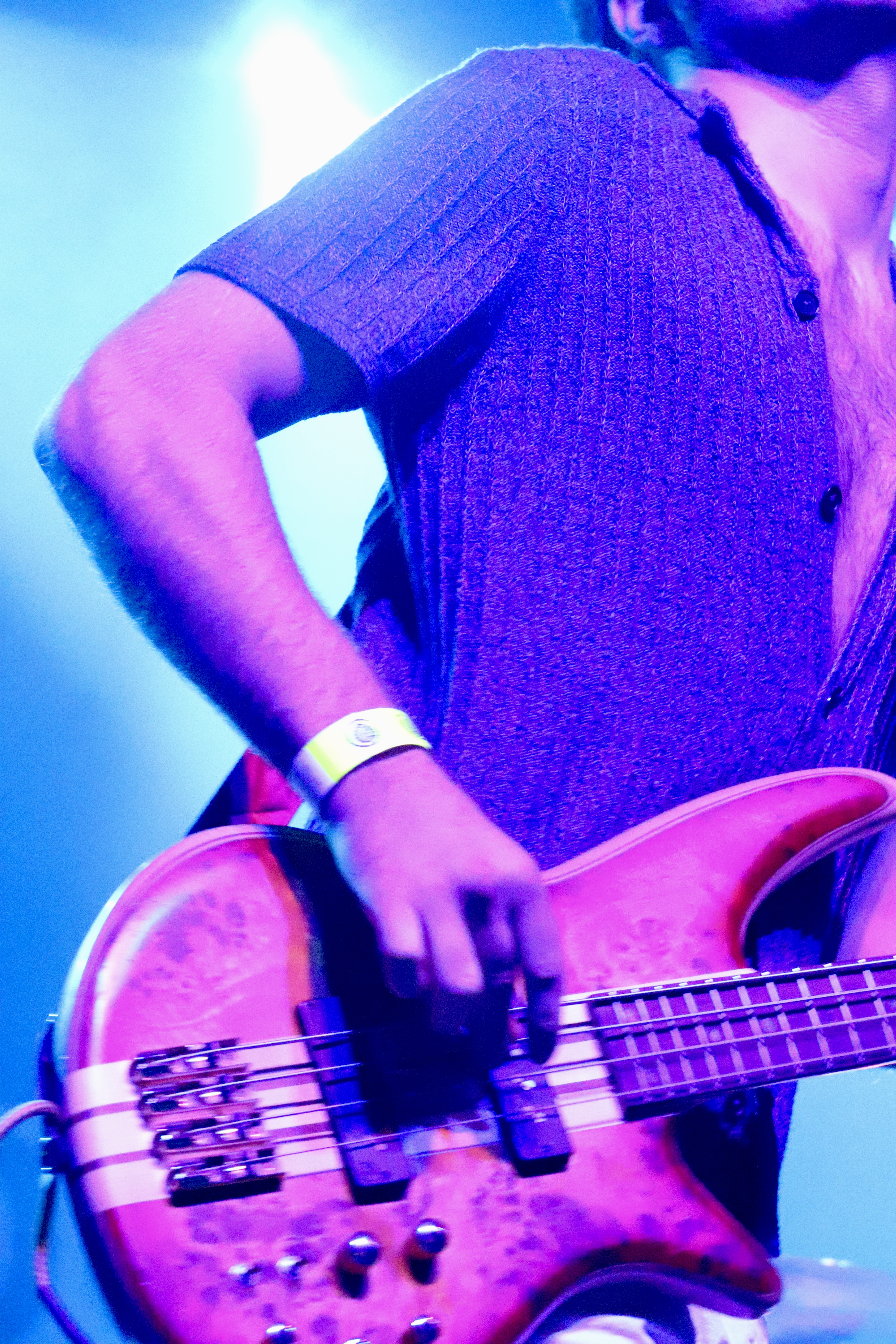 Drummer and bassist side stage